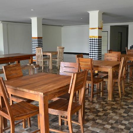 Ivanka Airport Inn Kuta Lombok Exterior foto