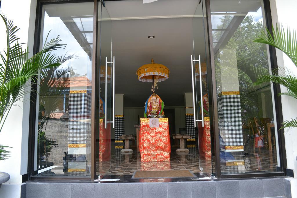 Ivanka Airport Inn Kuta Lombok Exterior foto