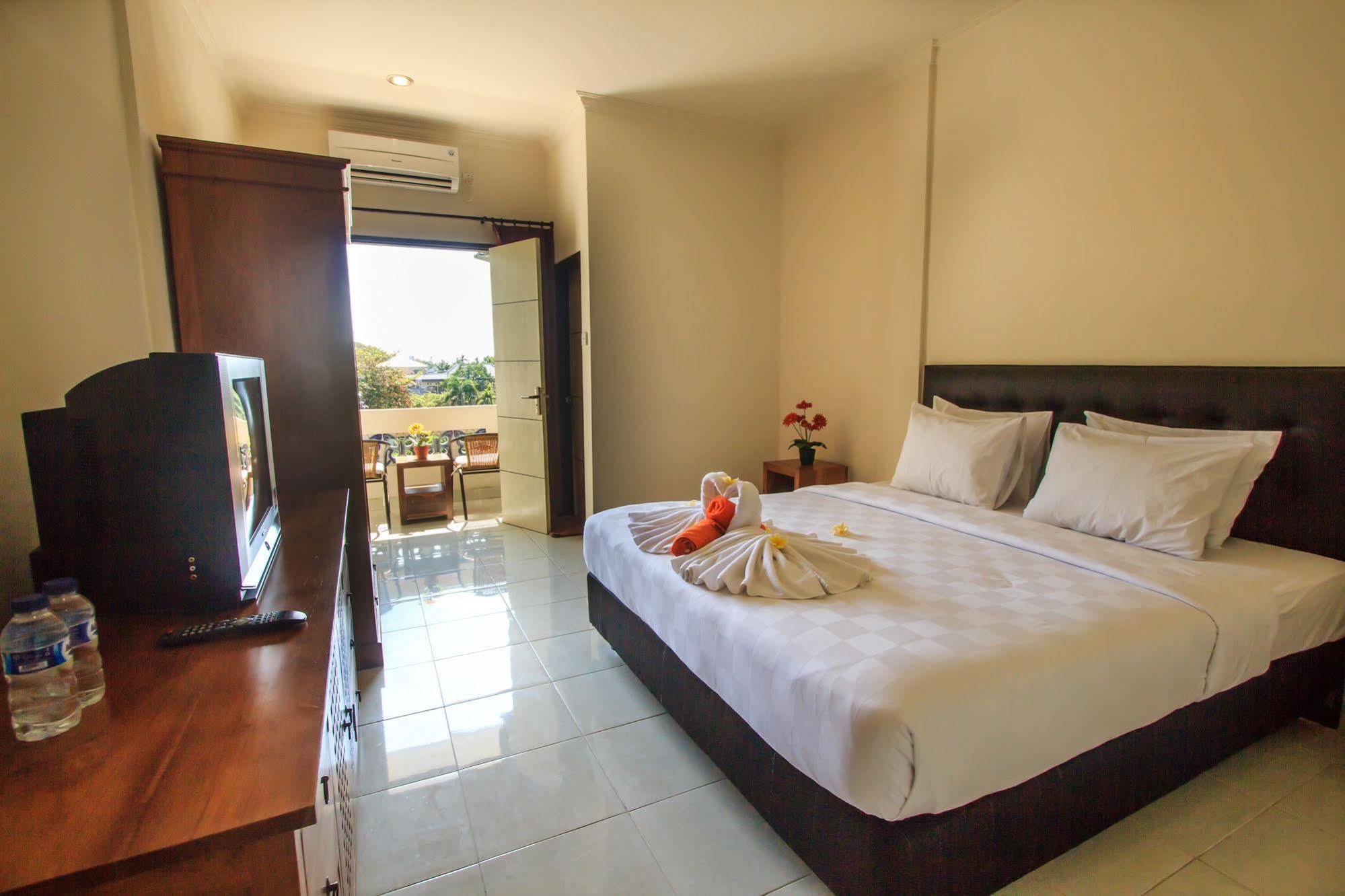 Ivanka Airport Inn Kuta Lombok Exterior foto